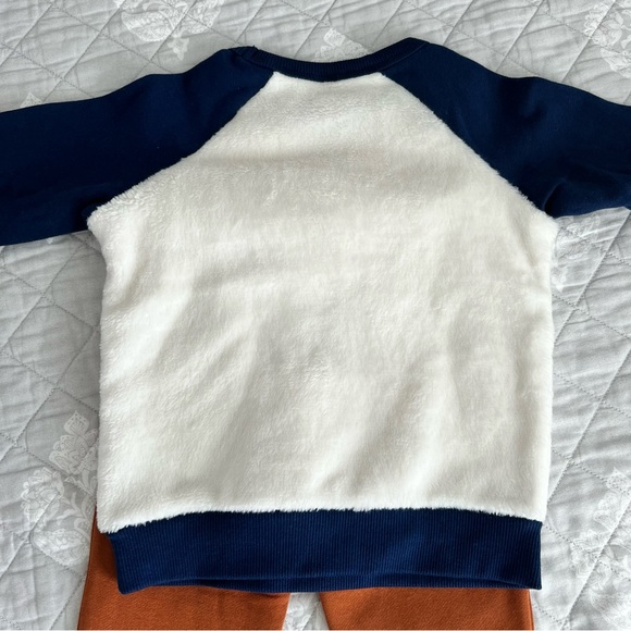 NWT Carter’s matching suit for toddlers - Picture 2 of 8